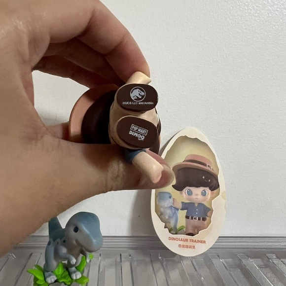 POPMART DIMOO JURASSIC WORLD SERIES DINOSAUR TRAINER - Picture 2 of 2